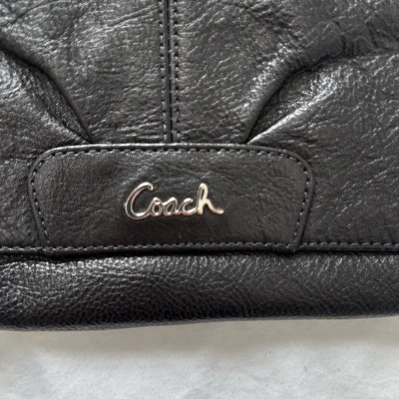 Vintage Coach Pleated Leather Wristlet - Picture 2 of 8